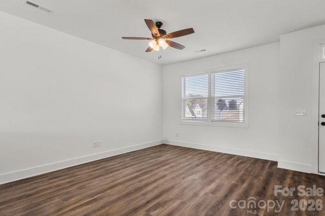 105 Indian Wells Court, Harmony, NC 28634