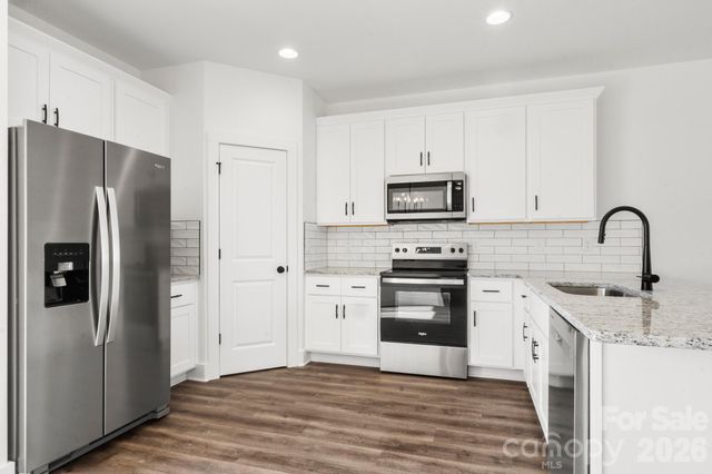 105 Indian Wells Court, Harmony, NC 28634