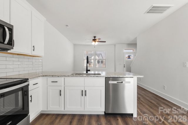 105 Indian Wells Court, Harmony, NC 28634
