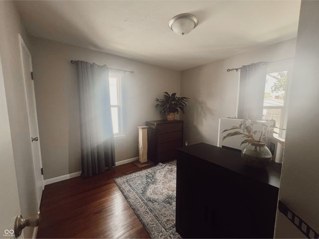 63 N 15th Avenue, Beech Grove, IN 46107