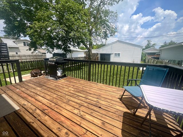 63 N 15th Avenue, Beech Grove, IN 46107