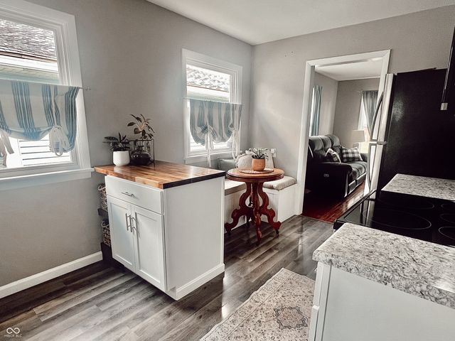63 N 15th Avenue, Beech Grove, IN 46107