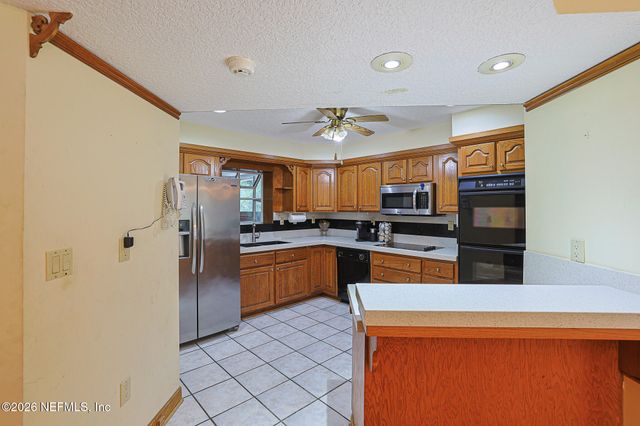 2235 STRAWBERRY CREEK Lane, Middleburg, FL 32068