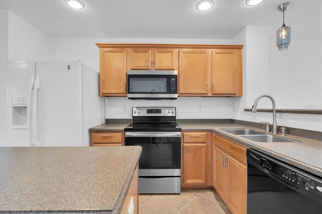 545 VINCINDA CREST WAY, Tampa, FL 33619