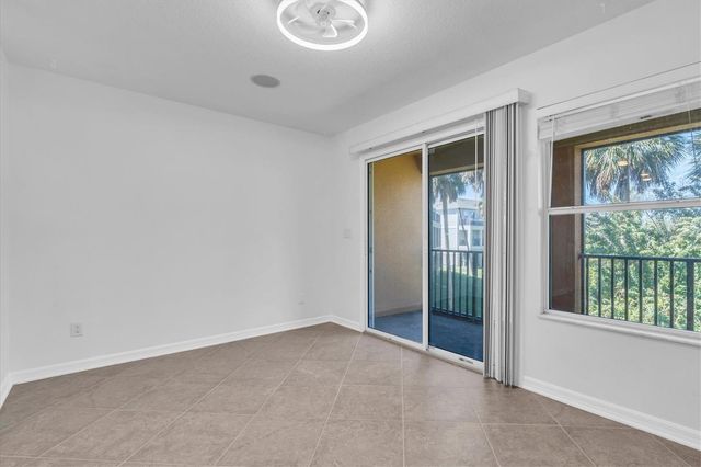 545 VINCINDA CREST WAY, Tampa, FL 33619