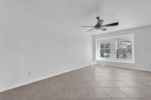 545 VINCINDA CREST WAY, Tampa, FL 33619