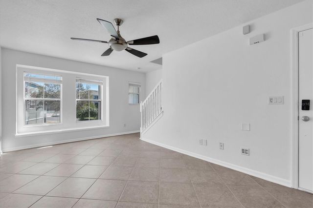 545 VINCINDA CREST WAY, Tampa, FL 33619