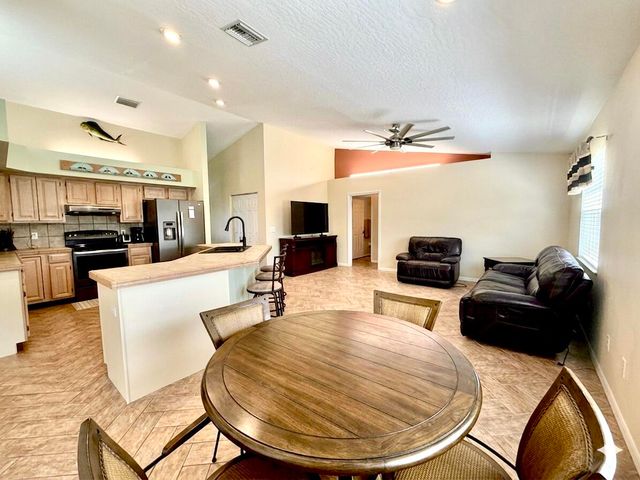 686 Caravan Terrace, Sebastian, FL 32958