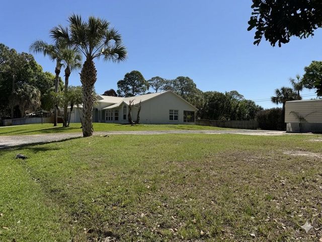 686 Caravan Terrace, Sebastian, FL 32958