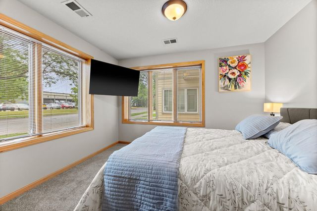 2705 E 28th Street, Minneapolis, MN 55406