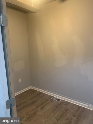 2902 E MONUMENT ST, Baltimore, MD 21205