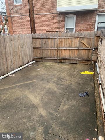 2902 E MONUMENT ST, Baltimore, MD 21205