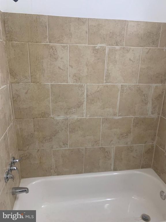 Image 10 of property listing at 2902 E MONUMENT ST, Baltimore, MD 21205