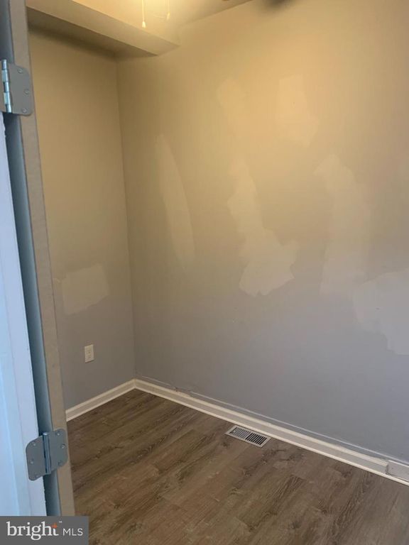 Image 12 of property listing at 2902 E MONUMENT ST, Baltimore, MD 21205