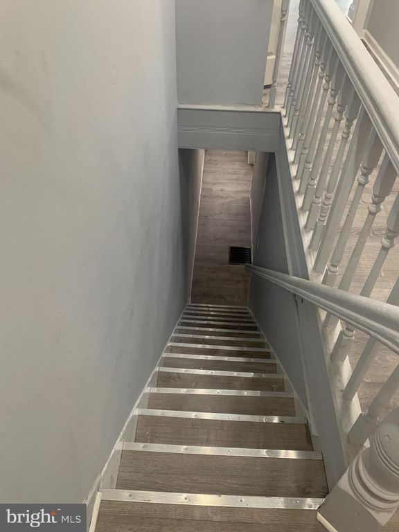 Image 5 of property listing at 2902 E MONUMENT ST, Baltimore, MD 21205