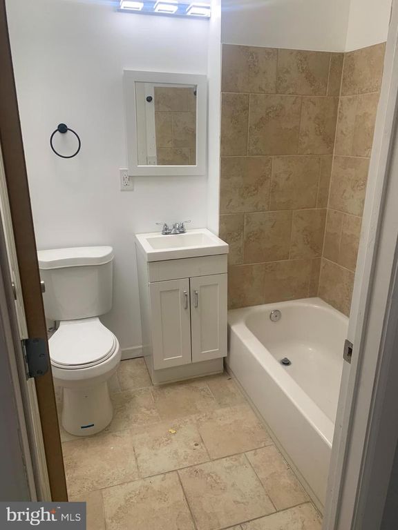 Image 9 of property listing at 2902 E MONUMENT ST, Baltimore, MD 21205