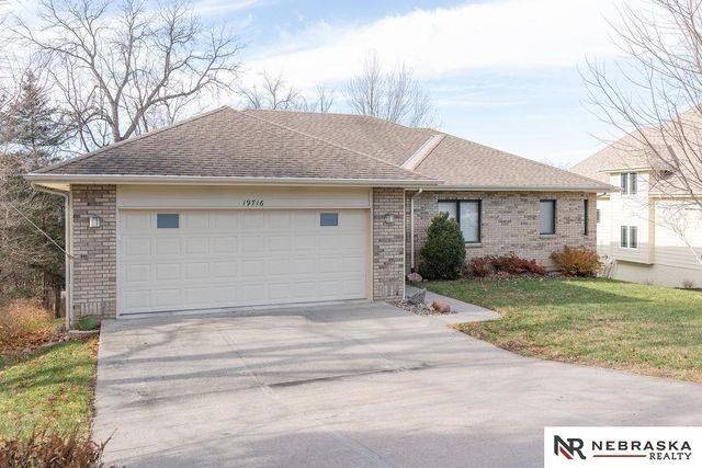19716 Ewel Court, Plattsmouth, NE 68048