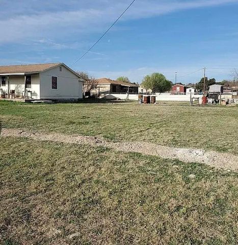 101 N Third Street, Mertzon, TX 76941