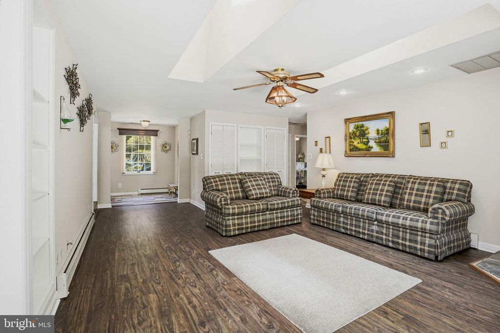 Image 21 of property listing at 10707 WARD RD, Dunkirk, MD 20754