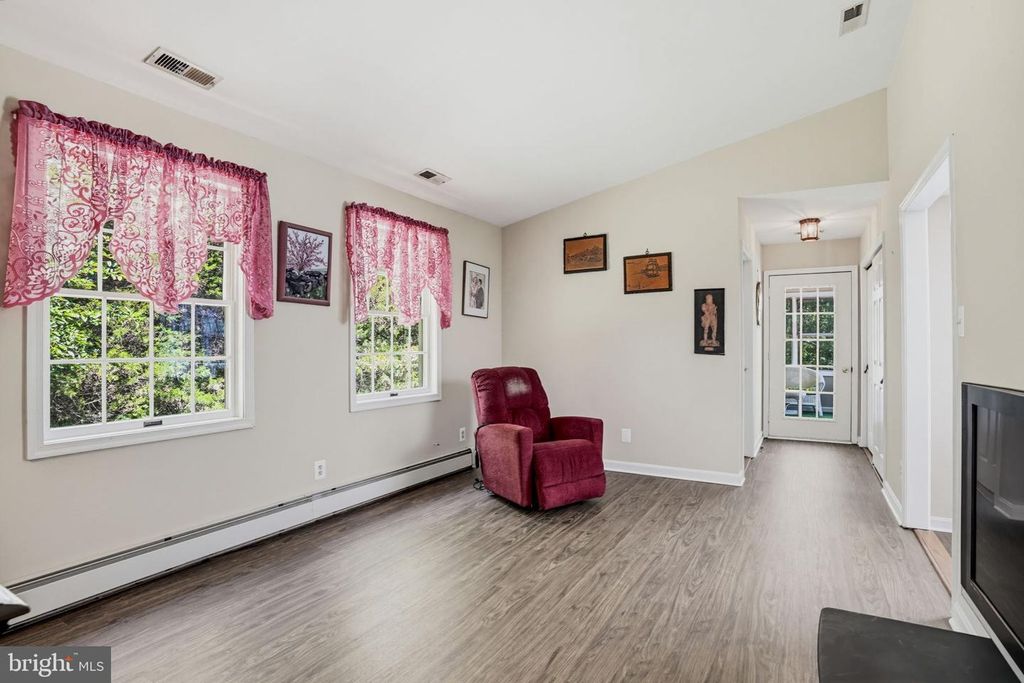 Image 26 of property listing at 10707 WARD RD, Dunkirk, MD 20754