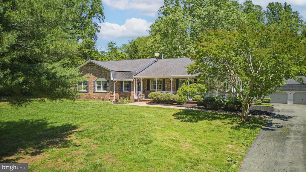 Image 37 of property listing at 10707 WARD RD, Dunkirk, MD 20754