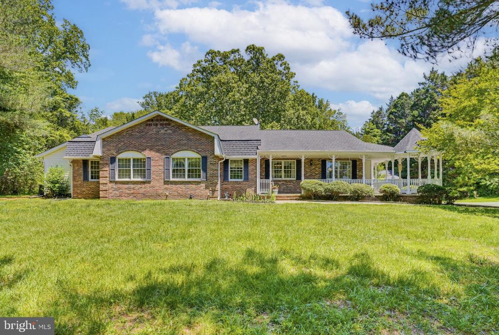 Image 38 of property listing at 10707 WARD RD, Dunkirk, MD 20754