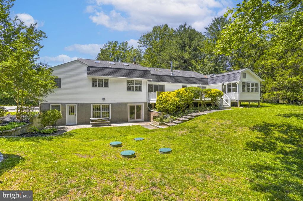 Image 39 of property listing at 10707 WARD RD, Dunkirk, MD 20754