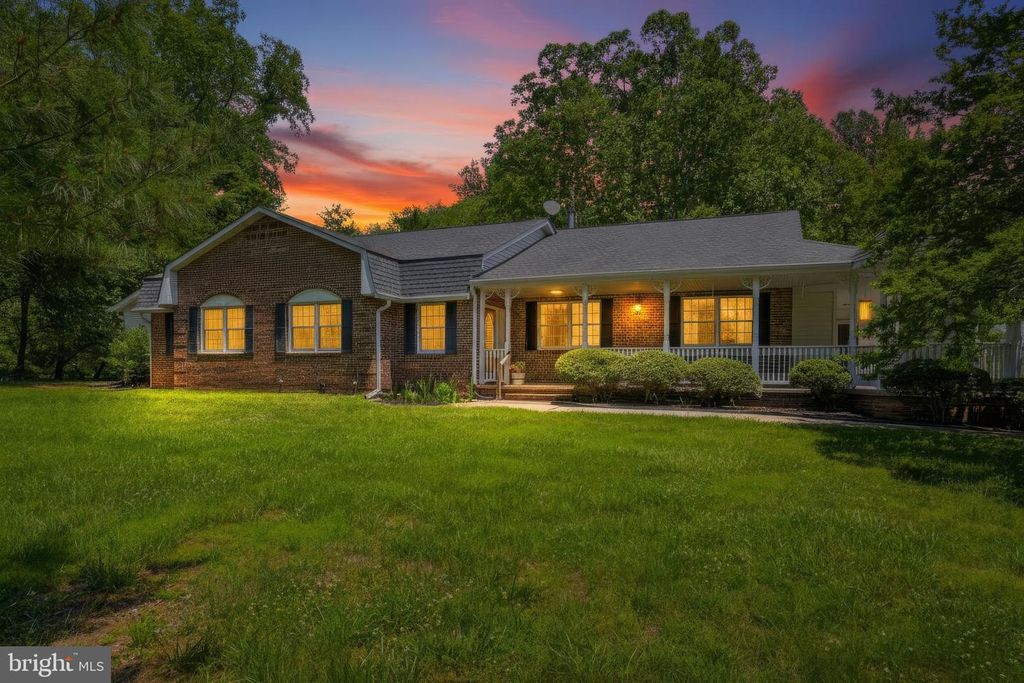 Image 40 of property listing at 10707 WARD RD, Dunkirk, MD 20754