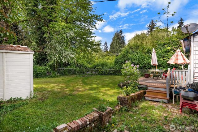 8315 Ravenna Avenue NE, Seattle, WA 98115