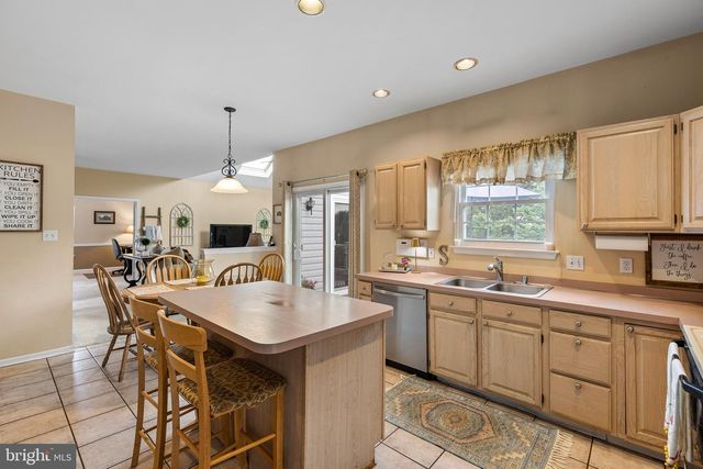30 BRISTOL LN, Newark, DE 19711
