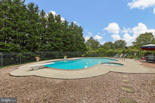 30 BRISTOL LN, Newark, DE 19711