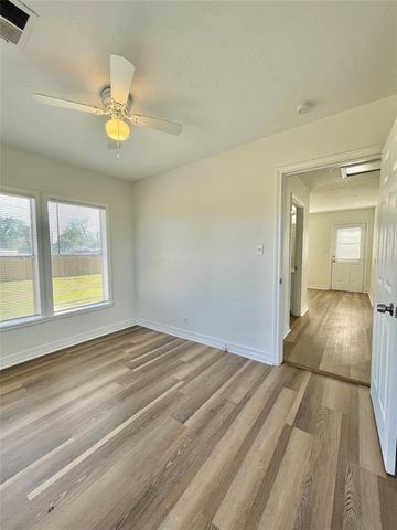 314 E Texas Street, Brazoria, TX 77422