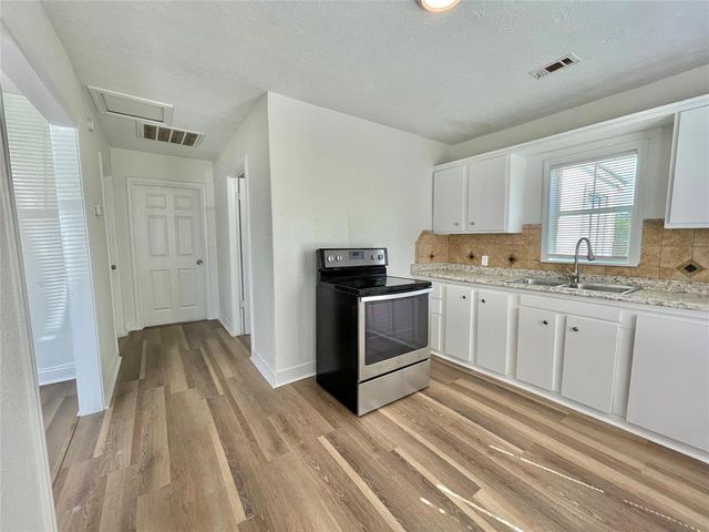 314 E Texas Street, Brazoria, TX 77422