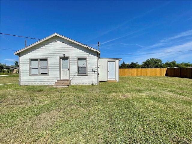 314 E Texas Street, Brazoria, TX 77422