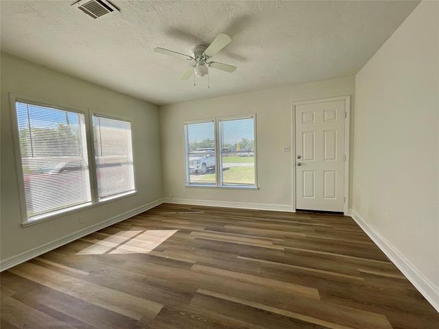 314 E Texas Street, Brazoria, TX 77422
