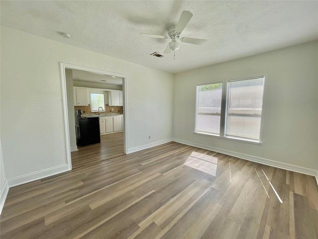 314 E Texas Street, Brazoria, TX 77422