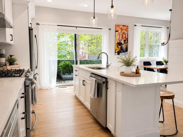 30 Cate St Unit 23, Portsmouth, NH 03801