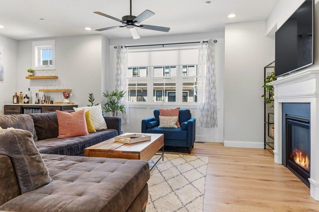 30 Cate St Unit 23, Portsmouth, NH 03801