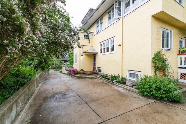 119 Prairie Avenue, Kalamazoo, MI 49006