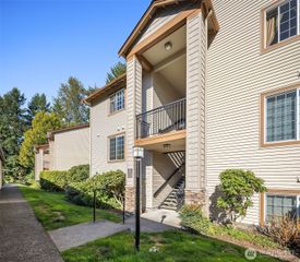 25025 SE Klahanie Boulevard #B101, Issaquah, WA 98029