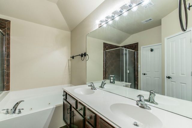 106 Bison Meadow Drive, Waxahachie, TX 75165