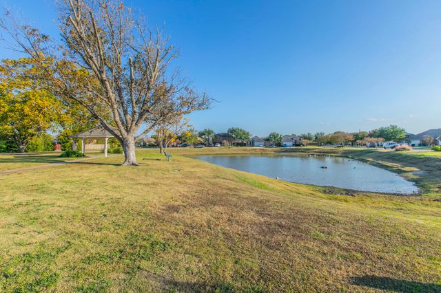 106 Bison Meadow Drive, Waxahachie, TX 75165
