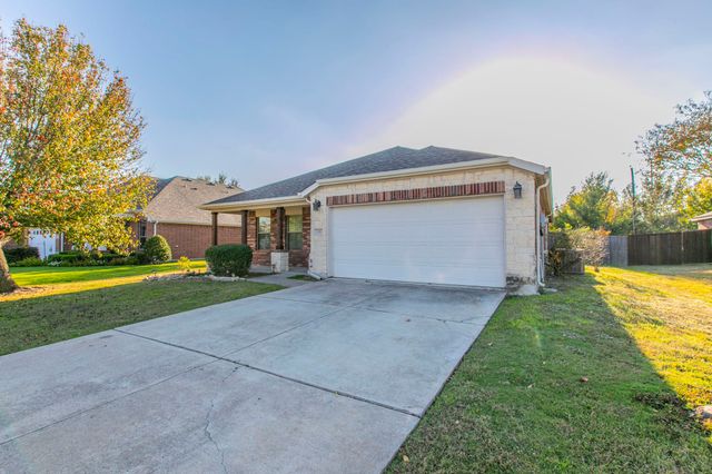106 Bison Meadow Drive, Waxahachie, TX 75165