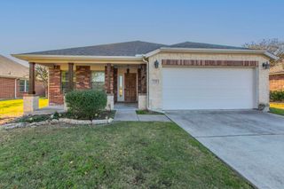 106 Bison Meadow Drive, Waxahachie, TX 75165