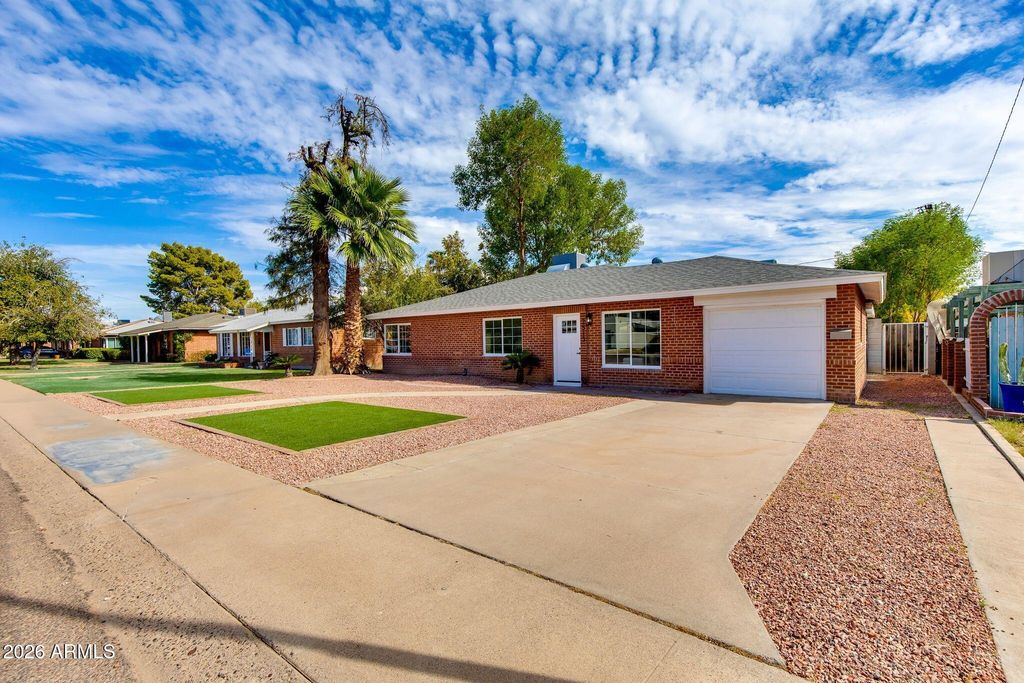 2513 E TURNEY Avenue, Phoenix, AZ 85016 — photo 2