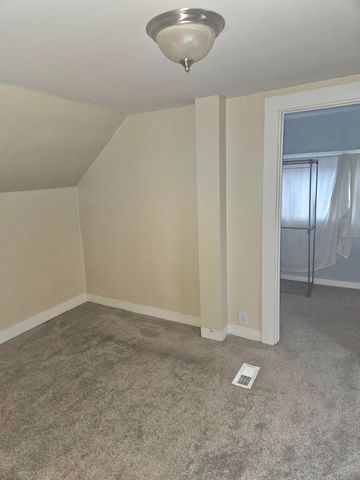 1040 Jennette Avenue NW, Grand Rapids, MI 49504