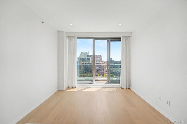 35-32 Leavitt Street 12B, Flushing, NY 11354
