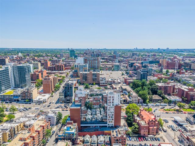 35-32 Leavitt Street 12B, Flushing, NY 11354