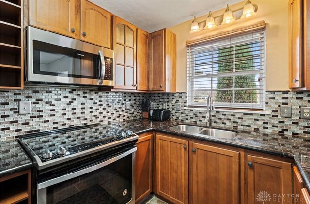 2800 Cornell Drive, Dayton, OH 45406