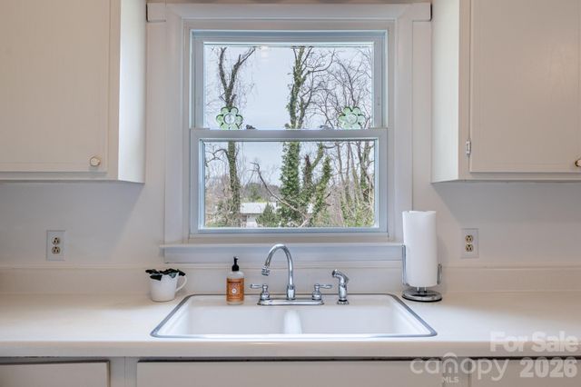 56 Skyview Terrace, Asheville, NC 28806